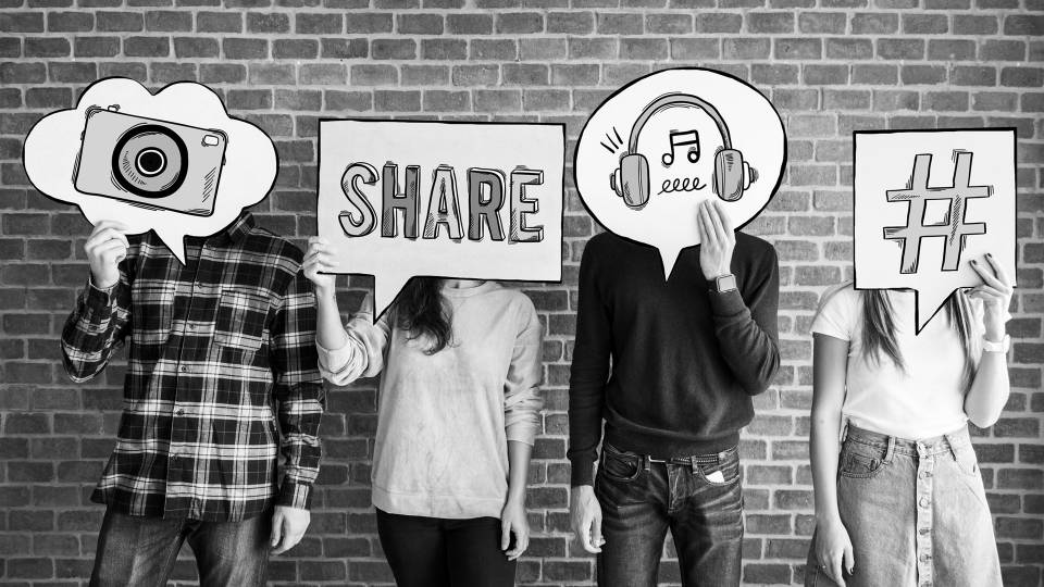 Marketing & PR Marketing & PR